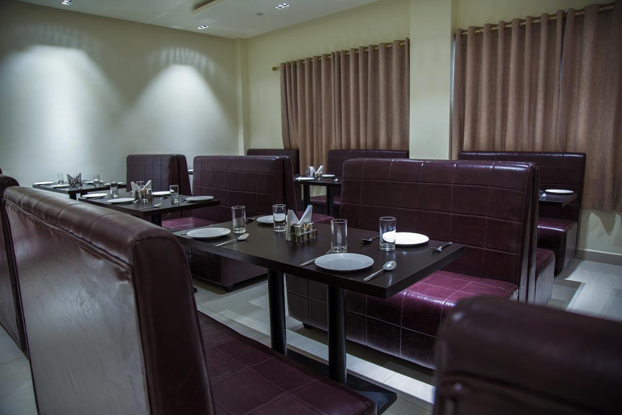 The Grand White Palace Hotel Mayiladuthurai Bagian luar foto