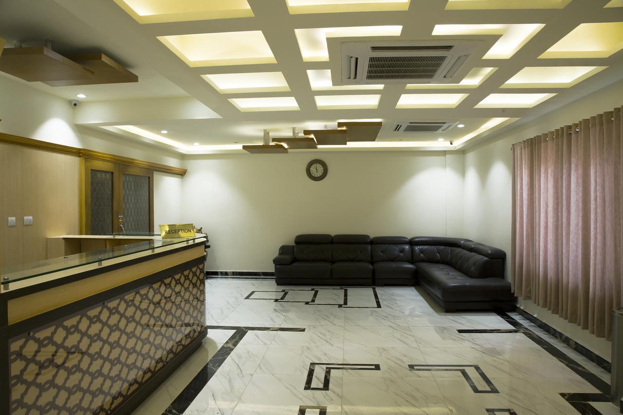 The Grand White Palace Hotel Mayiladuthurai Bagian luar foto
